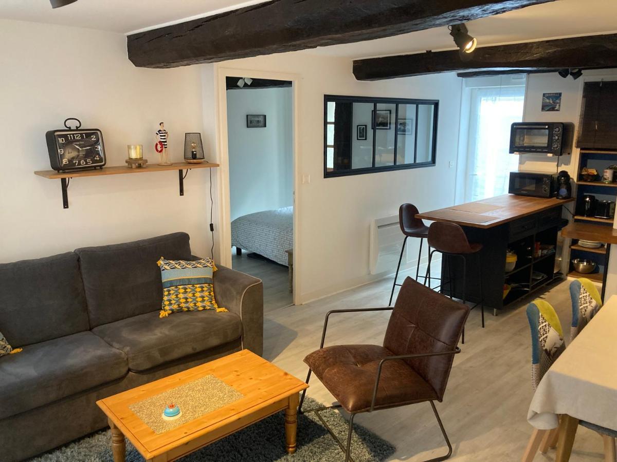 Appartement Haute Ville Meuble Avec Cour Privative Granville Exterior foto
